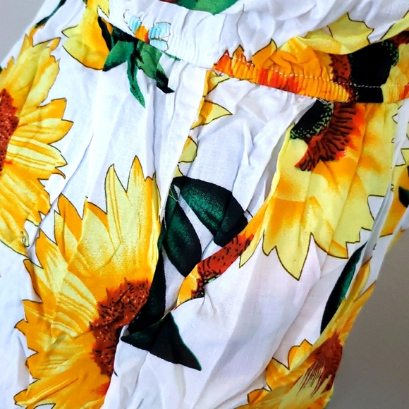 Romper 🌻 - Picture 3 of 6